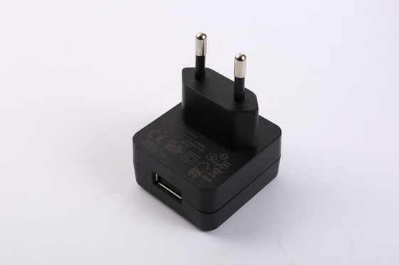 Adaptador negro 5V 1.2A 5V 0.5A IEC60335 IEC60065 de la alimentación por USB del paladio del color 6W 5V 1A