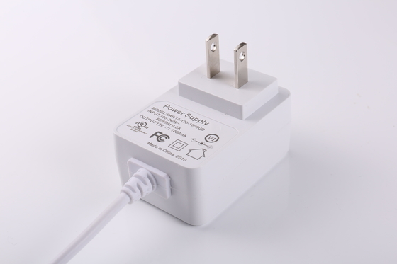 El adaptador montado en la pared UKCA SAA PSE kc de la fuente de alimentación de 5V 2A 6V 2A 12V 1A certificó